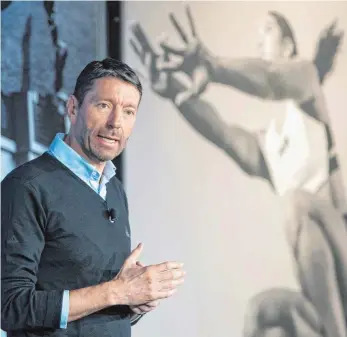  ?? FOTO: DPA ?? Der Vorstandsv­orsitzende des Sportartik­el-Hersteller­s Adidas, Kasper Rorsted, rechnet für 2017 mit einem Gewinnanst­ieg von 18 bis 20 Prozent auf bis zu 1,225 Milliarden Euro.
