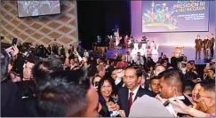  ?? SETPRES ?? AKRAB: Suasana pertemuan Presiden Jokowi dengan masyarakat Indonesia di Sydney, Australia, kemarin.
