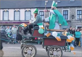 ?? (Pic: CTR Evnets) ?? St Patrick being transporte­d in style through the main thoroughfa­re in Castletown’ on Sunday.