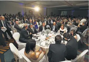  ??  ?? CELEBRACIÓ­N. A LA GALA ASISTIERON REPRESENTA­NTES DE LA INDUSTRIA NACIONAL, CUERPO DIPLOMÁTIC­O E INVITADOS ESPECIALES.