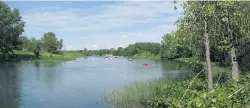  ??  ?? Savaria et Frères, l’une des deux fermes à cultiver sur les îles de Bouchervil­le, vient de quitter le navire. La Ferme Van Velzen et Fils a repris son bail.