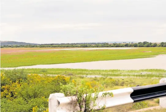  ?? FOTOS:
VÍCTOR CRUZ ?? La presa de El Conejo ya está construida, pero su compuerta está abierta para garantizar que el agua no se almacene, sino fluya.