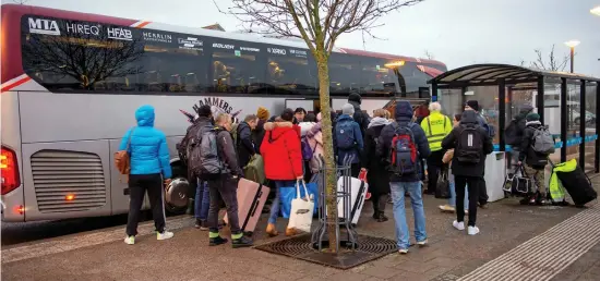  ?? BILD: JOHAN PERSSON ?? Vid tågstoppet den 22 december tog det tid att få fram ersättning­strafik.