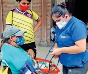  ??  ?? JORNADAS. Las ferias itinerante­s motivan a los futuros profesiona­les de salud.