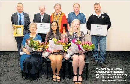  ?? Photo / Ann Coles Photograph­y ?? The 2022 Stratford District Citizen Award recipients pictured after the ceremony with Mayor Neil Volzke.