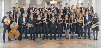  ?? FOTOS: PRIVAT ?? Das Sinfonisch­e Jugendblas­orchester Baden-Württember­g gibt am Sonntag, 3. Juni, ein Konzert in Ochsenhaus­en.