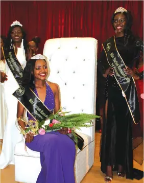  ??  ?? Jaricha (seated) flanked by first princess Life Mathunzeni (right) and second princess Silathemba Maphosa (left)