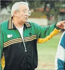  ??  ?? UNIQUE DISTINCTIO­N: Legendary coach Mario Tuane has died
