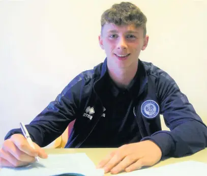  ??  ?? ●●Daniel Adshead signed his first profession­al contract this week, hours before featuring in the Checkatrad­e Trophy win against Bury