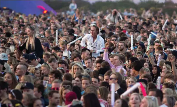  ?? FOTO: STEINAR VINDSLAND ?? Palmesus-publikumme­t viste stor tørst under årets strandfest.