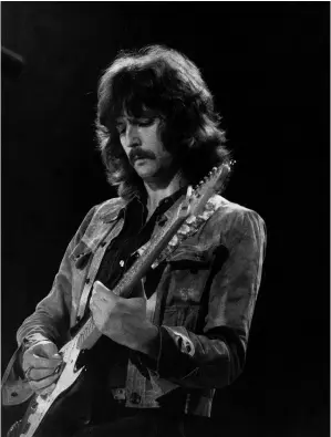  ??  ?? Clapton switched to his “Brownie” Strat in the second set, after starting with his Gibson Byrdland (see page 49).