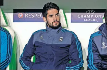  ??  ?? EN EL BANQUILLO. Isco ha sido un habitual en el banquillo madridista en este inicio de temporada.