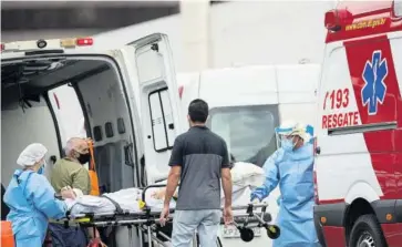  ?? FOTO: EFE ?? > Brasil, epicentro global de la crisis sanitaria por la pandemia.