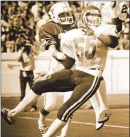  ?? Photo courtesy of University of Arkansas Razorback athletics ?? Linebacker Larry Jackson (66), shown during Arkansas’ 28-21 loss at Texas on Oct. 21, 1978, was ABC’s national defensive player of the year in 1977. Jackson, who died in 2010, will be inducted into the Arkansas Sports Hall of Fame on Friday.