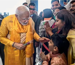  ?? BEING WELCOMED BY THE INDIAN DIASPORA AT LUMBINI IN NEPAL. — pti ?? Prime Minister Narendra Modi