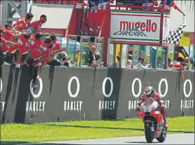  ?? FOTO: EFE ?? La primera victoria de Lorenzo con Ducati En Mugello llegó el premio a su constancia