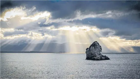  ??  ?? Alaric McCarthy won the Local Treasures section of the Cawthron Seaweek photograph­y competitio­n with her superb photo of Fifeshire Rock.