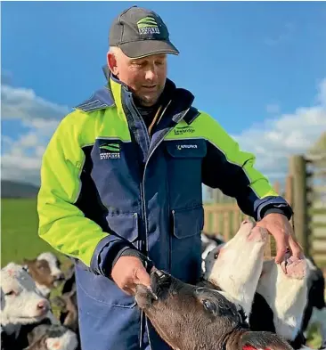  ??  ?? Chris Lewis says Federated Farmers and DairyNZ have combined to put the case to government for 500 migrant staff to be allowed into New Zealand to head off critical animal and human welfare issues.