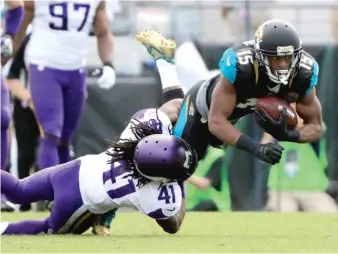  ??  ?? GETTY IMAGES Bears signed Allen Robinson ( above), but didn’t match the Saints’ offer sheet for Cam Meredith.