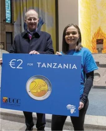  ?? Photo by Joe Hanley ?? Christine O’Sullivan from Mounthawk, Tralee, with St Brendan’s Parish Priest Fr Padraig Walsh launching the T4T (Two euro for Tanzania) campaign.