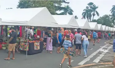  ?? Photo: Kelera Sovasiga ?? An estimated 500 people walked through the Suva Roc Market yesterday.