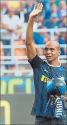  ?? FOTO: EFE ?? Joao Mario, presentado por el Inter