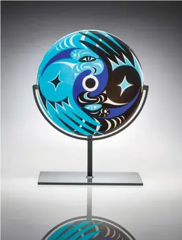  ??  ?? Ed Archie Noisecat (Salish/Shuswap) Thunderbir­ds Glass sculpture; cast glass Northwest Coast Carving Wendy McEahern Photograph­y