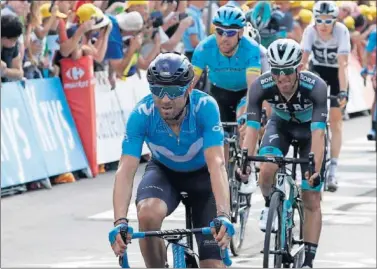  ??  ?? EN CHARTRES. Alejandro Valverde, en su entrada a la línea de meta de ayer.