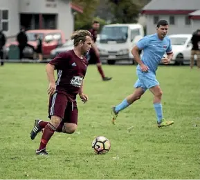  ??  ?? Nathan Holten goes on attack for West Hamilton.