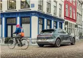  ?? ?? Una Hyundai Ioniq 5 elettrica con sistema bidirezion­ale lungo le strade di Utrecht