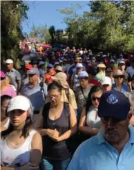  ?? BOOK SANTUARIO DE NUESTRA SEÑORA DE UJARRÁS FACE- ?? Los romeros descendier­on por el valle de Uja- rrás en un periplo que se inició a las 7 a. m.