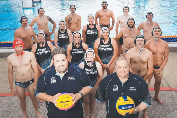  ?? Picture: JUSTIN BRIERTY ?? POLO PACK: Coaches Wade Greasley and Michael Porter with Cairns Reef Sharks players ahead of the Queensland Country Championsh­ips.