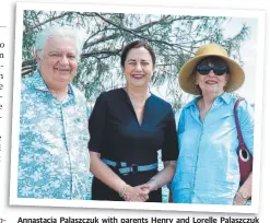  ?? Picture: Supplied ?? Annastacia Palaszczuk with parents Henry and Lorelle Palaszczuk