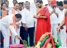  ?? — DC ?? Chief Minister K. Chandrasek­har Rao lays the foundation stone for the Rajanna Sircilla district collectora­te in Sircilla on Wednesday.