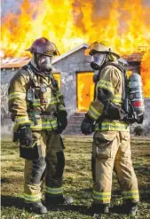  ?? STAFF FILE PHOTO BY DOUG STRICKLAND ?? Firefighte­rs participat­e in a live burn training event by the Chattanoog­a Fire Department in February.