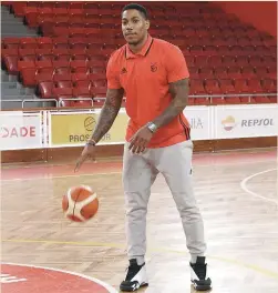 Basquetebol/Angola: Carlos Morais próximo de fazer história