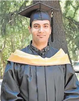  ?? TWITTER ?? Abdulrahma­n durante su graduación en California en 2013