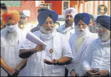  ?? KESHAV SINGH/HT ?? Shiromani Akali Dal (SAD) president Sukhbir Singh Badal led a party delegation to meet the Punjab governor seeking adequate compensati­on for farmers for their agricultur­al land acquired for road projects.