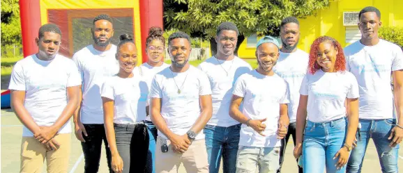  ?? ?? Founder of the Lucky Clover Foundation and medical student, Shemar Shand (second left), is pictured alongside his team of volunteers, (from left) Adrian Whyte, Ashely-Ann Lawrence, Brittany Graham, Wynaldo Marsh, Shamar McGrowder, Jhe’vonté Webster, Kimani Douglas, Amoié Hutchinson, and Oshane Daley.