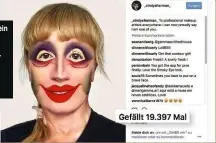  ??  ?? So sieht ein typischer CindySherm­anPost auf Instagram aus. Die Künstlerin spielt mit verschiede­nen Identitäte­n