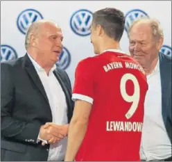  ??  ?? LEWANDOWSK­I. Se complica su fichaje por el Madrid.