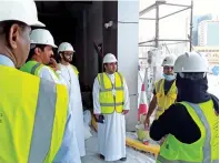  ??  ?? Abu Dhabi City Municipali­ty officials targeted constructi­on sites where works are underway, to ensure EHS compliance.