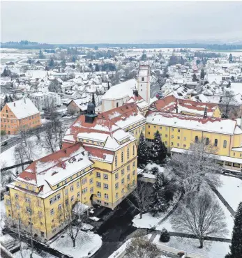  ?? FOTO: FELIX KÄSTLE/DPA ?? Die Bundeswehr­soldaten werden die Schwestern im Kloster Reute wohl bis in den Januar unterstütz­en.