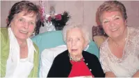  ??  ?? ●● Kathleen Jones of Clumber House Nursing Home with daughters Anne and Carole