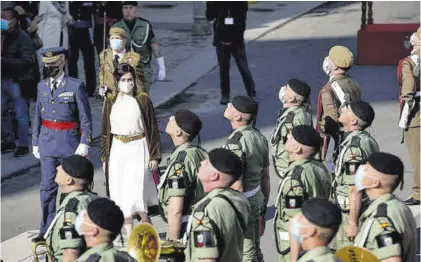  ?? JESÚS HELLÍN / EUROPA PRESS ?? La presidenta de Madrid, en el acto cívico-militar en el Día de la Comunidad, ayer.