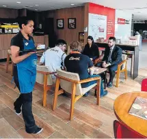  ?? FELIPE RAU/ESTADÃO ?? Foco. Café Havanna foi incorporad­o à agência do Santander