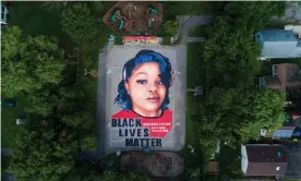  ??  ?? A Breonna Taylor mural on two basketball courts in Annapolis, Maryland. Photograph: Jim Lo Scalzo/EPA