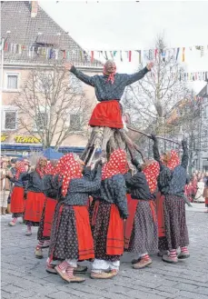  ?? FOTO: THOMAS STEPPACHER ?? Spaß soll die Fasnet machen. Aber für die Hexen der Narrenzunf­t Wurmlinger gibt es klare Regeln.