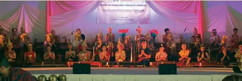  ??  ?? STUDENTS of Panyothai Waldorf School in Thailand showcased their traditiona­l songs