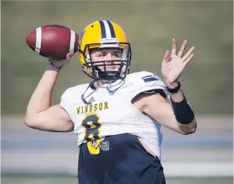  ?? DAX MELMER ?? The play of quarterbac­k Sam Girard, who missed most of last season with a shoulder injury, will be key to the University of Windsor Lancers’ hopes of possibly landing an OUA football playoff berth.